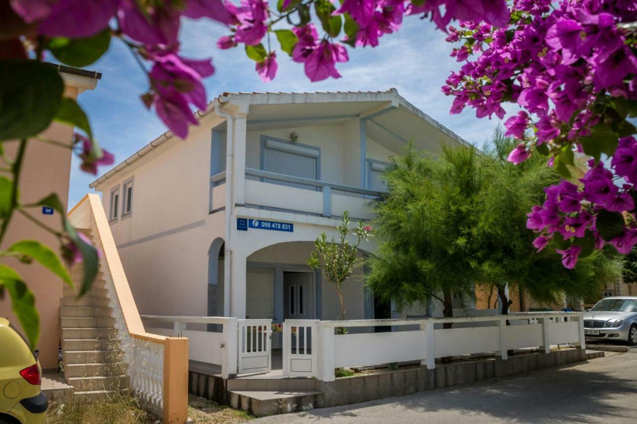 Fisa Apartments Vir Eksteriør bilde